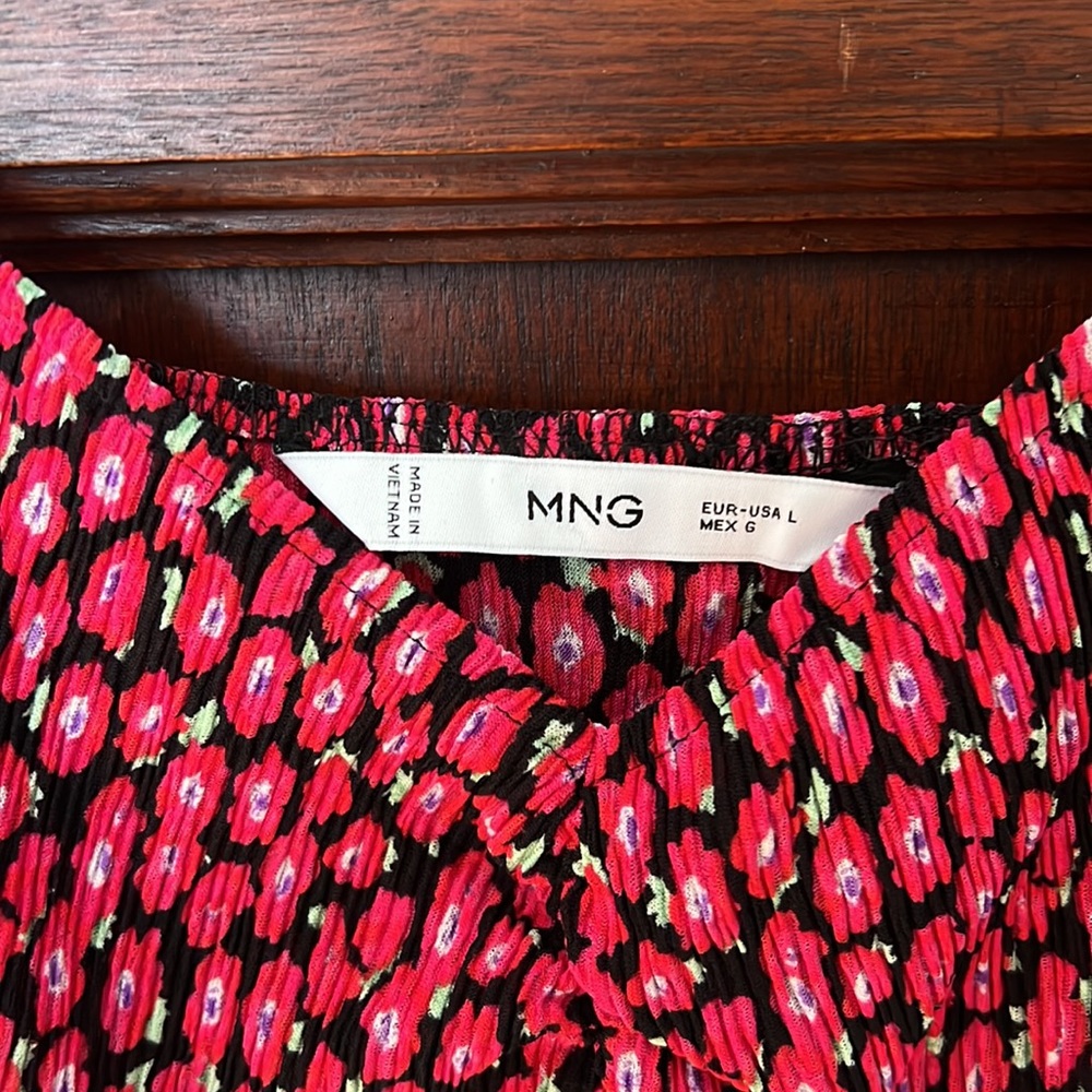 Mango Print Ruched Top - Picture 7 of 8